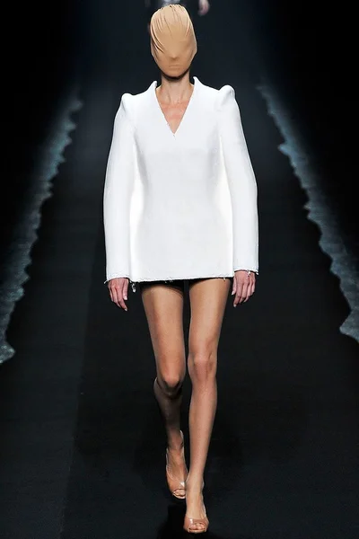 Look 4